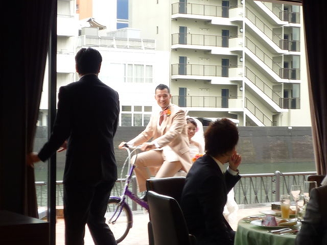 10666974_1279582012_33large